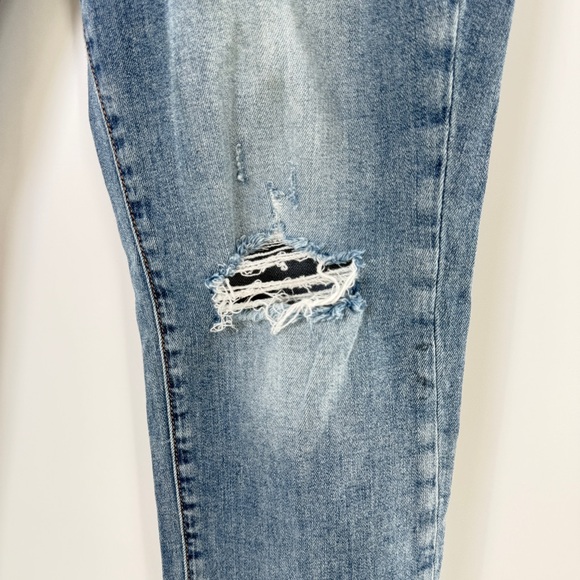 BLANK NYC The Bond Mid-Rise Skinny Jeans Distressed Stretch Size 31 (US 12) - Picture 9 of 15